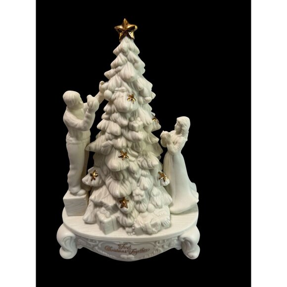 Lenox First Christmas Together Wind Up Musical Tree Couple Figurine 9.5" - Picture 2 of 6